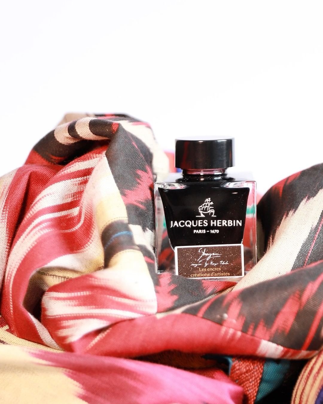 Jacques Herbin - Les encres créations d'artistes - Kenzo Takada Shogun Flakon 50ml Jacques Herbin - Les encres créations d'artistes - Kenzo Takada Shogun Flakon 50ml