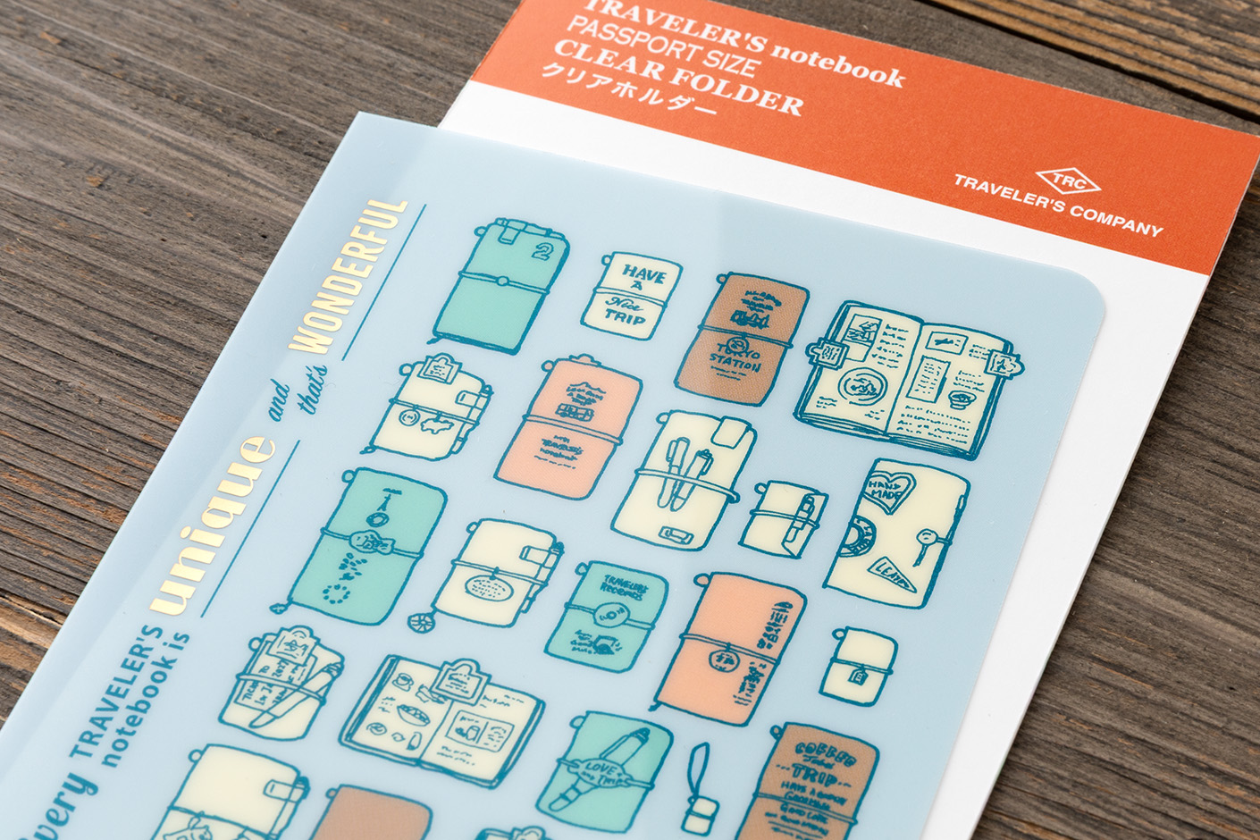 Traveler`s Company 2027 Clear Folder Passport Size